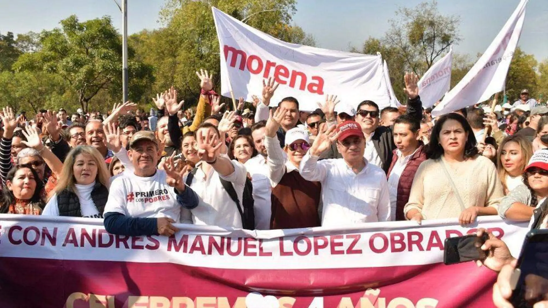 Alfonso Durazo en marcha con AMLO en CDMX